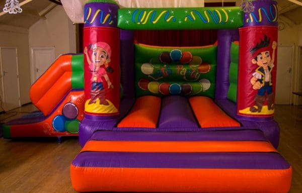 Jake and the Neverland Pirates Velcro Castle With Slide – Changeable Themes