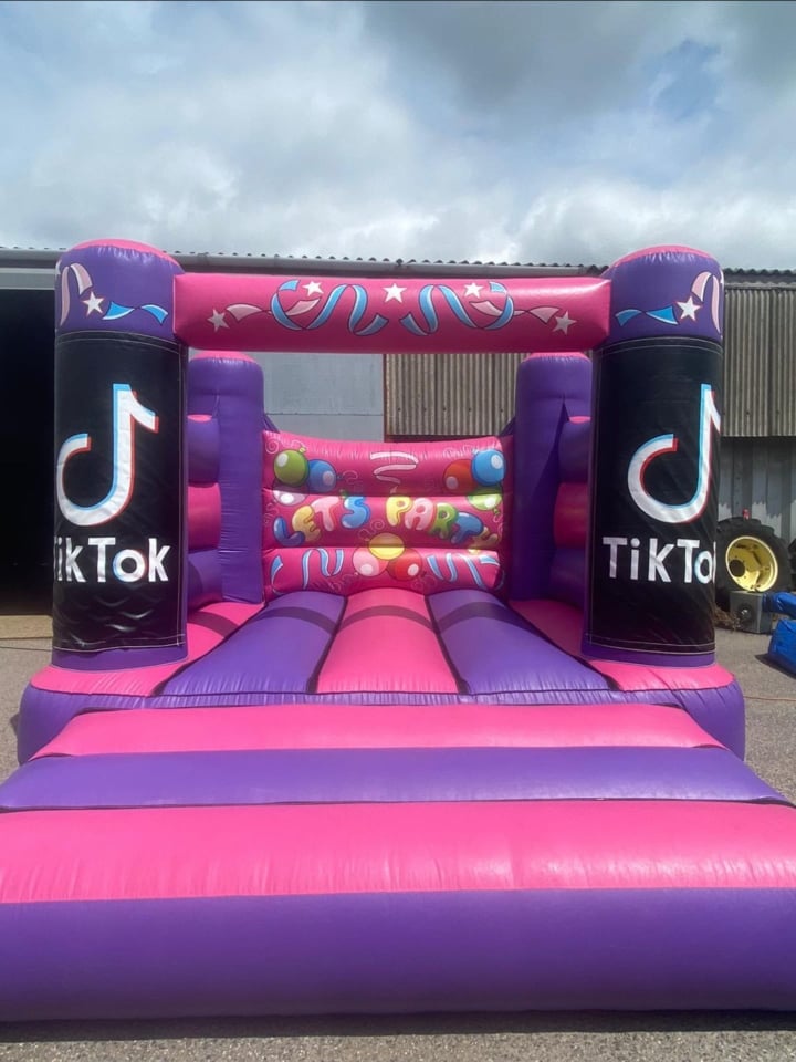 TikTok Velcro Castle Jolly Kids Castles