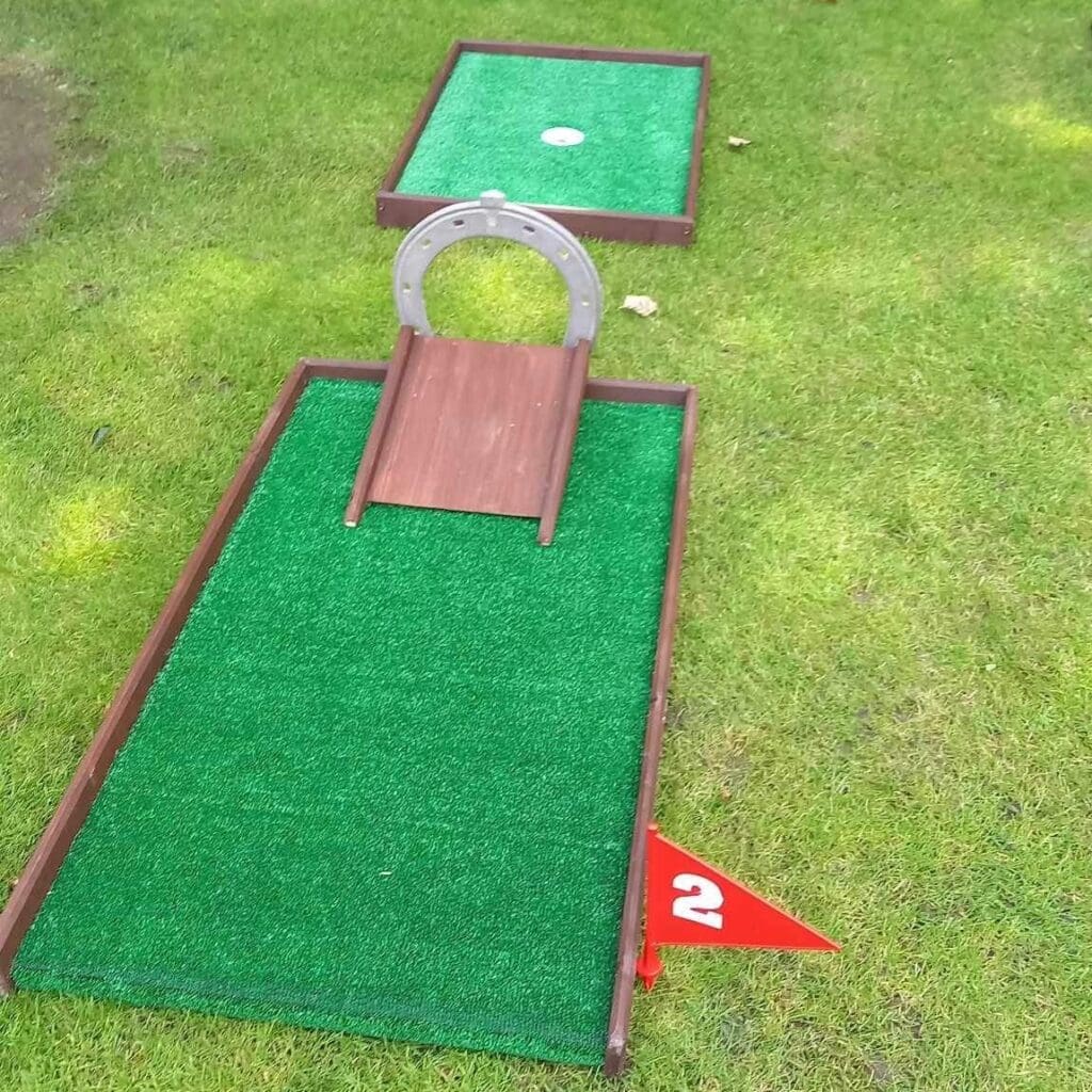 mini golf set 2nd hole
